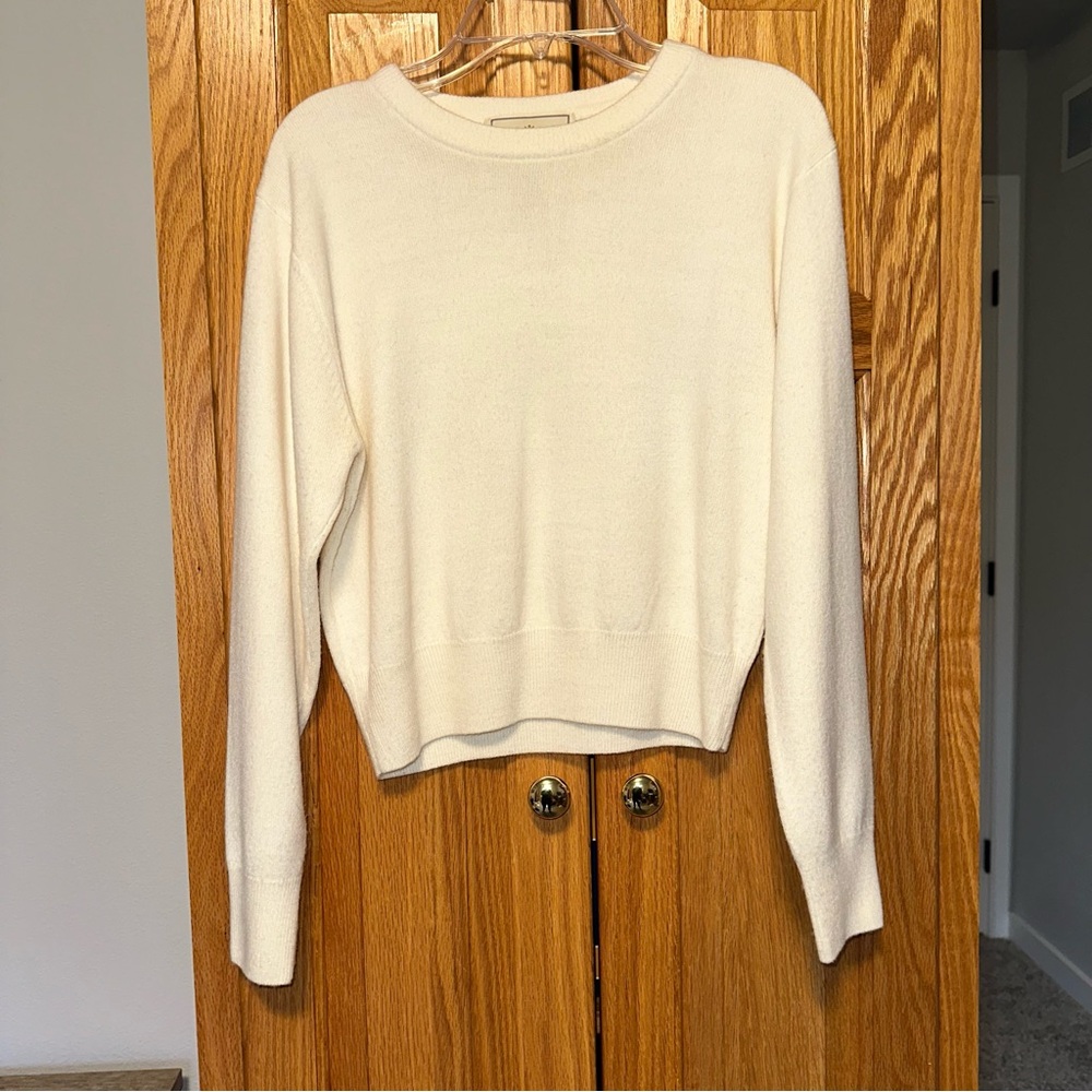 Cream Knit Sweater EXPRESS TRICoT made in Hong Kong size XS 100% acrylic